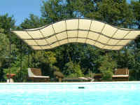 piscine.JPG (129224 octets)